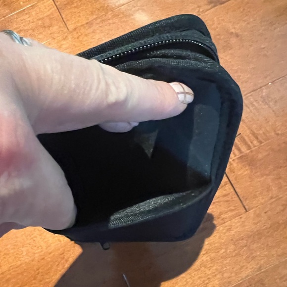 Black passport holder - Picture 2 of 11